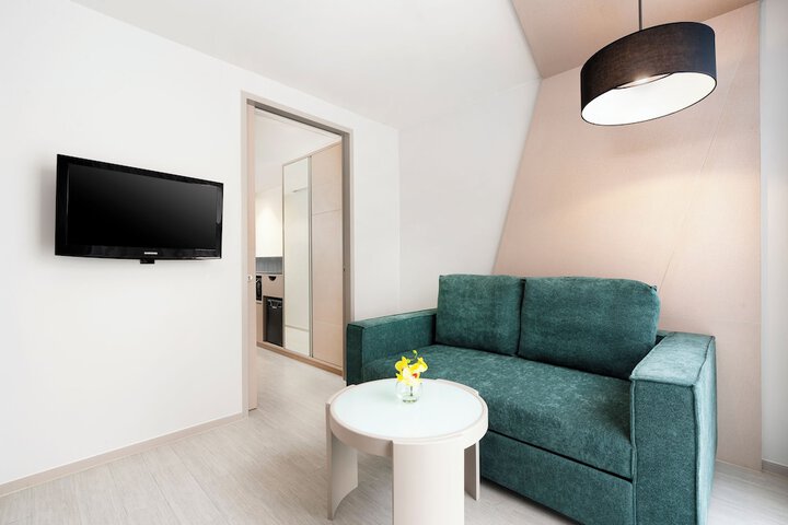 Room 19 of 50