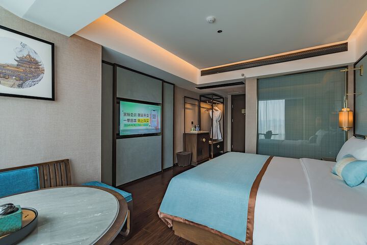 Room 12 of 22