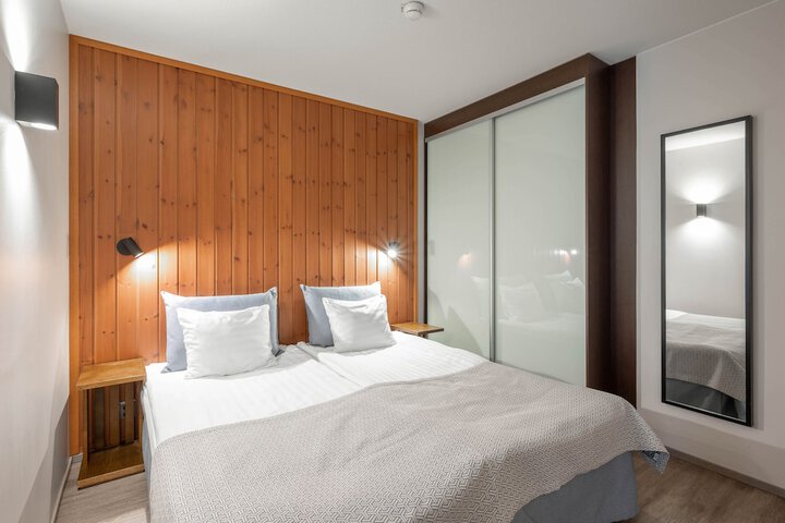 Room 35 of 157