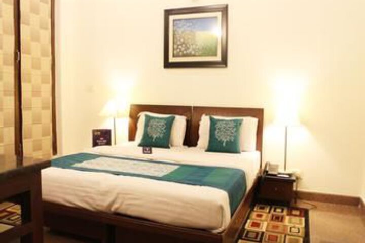 Room 12 of 26