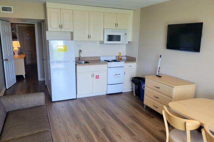 Room 4 of 44