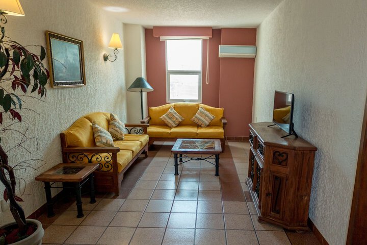 Room 25 of 43