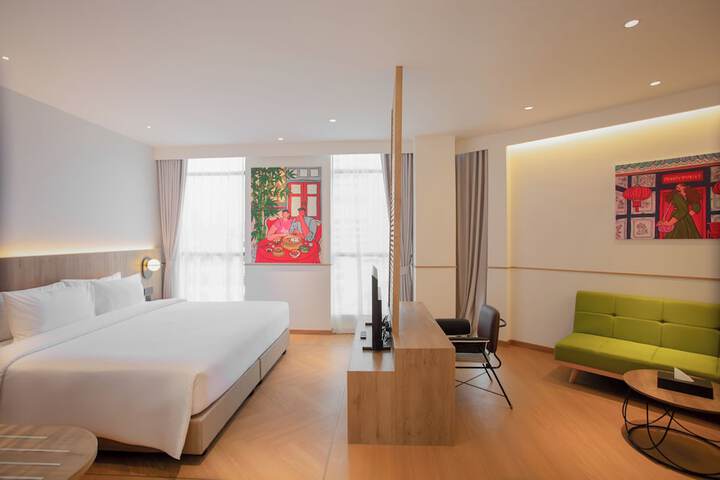 Room 31 of 180