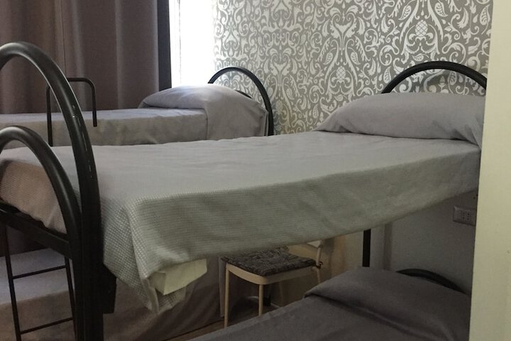Room 13 of 29