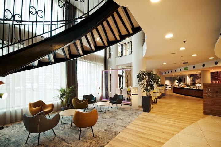 Hotel Interior 4 of 91