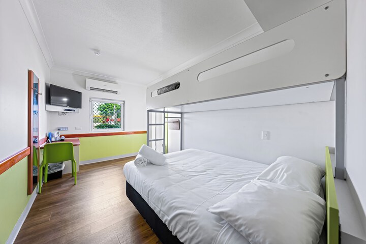Room 12 of 42