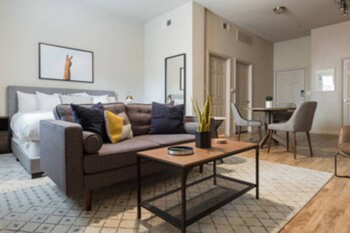 Room 10 of 30