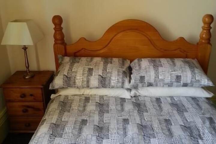 Room 2 of 35