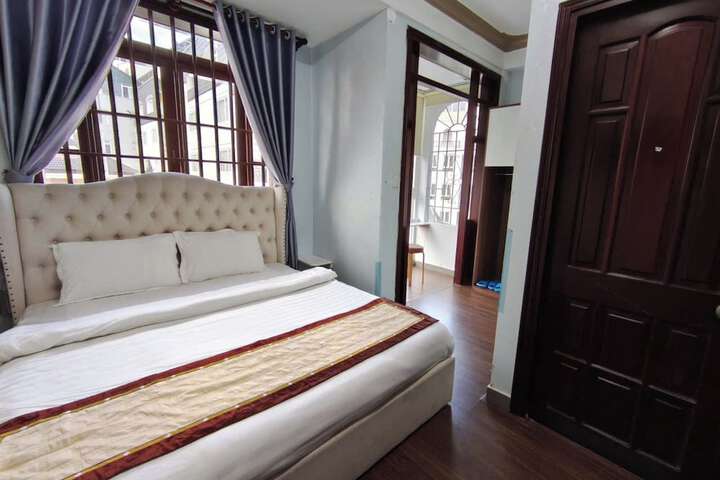 Room 2 of 15