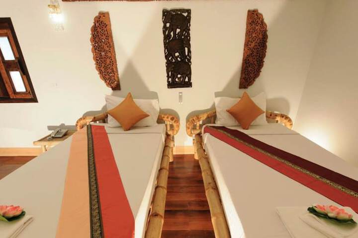 Room 6 of 32