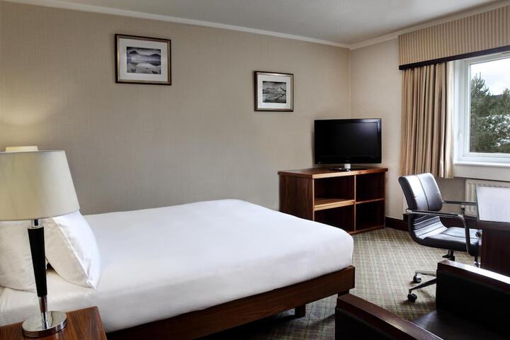 Room 7 of 80