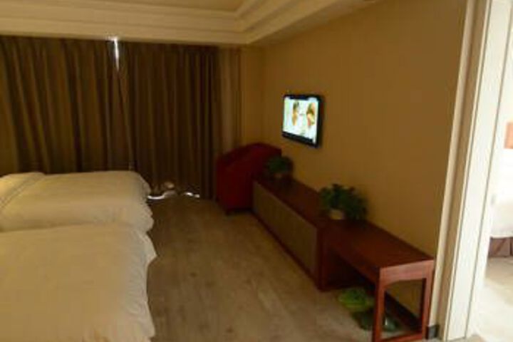Room 8 of 15