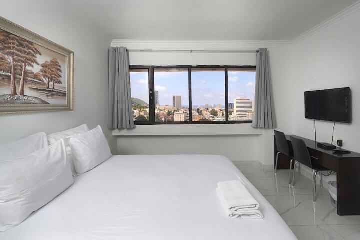 Room 51 of 123