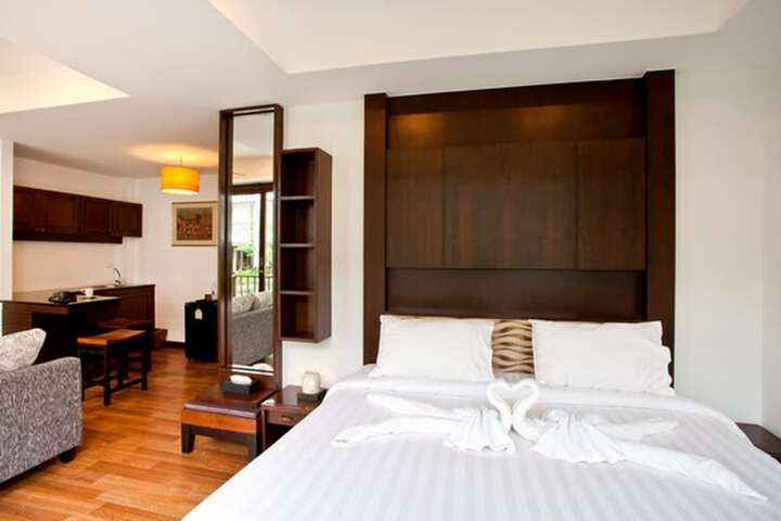 Room 10 of 38