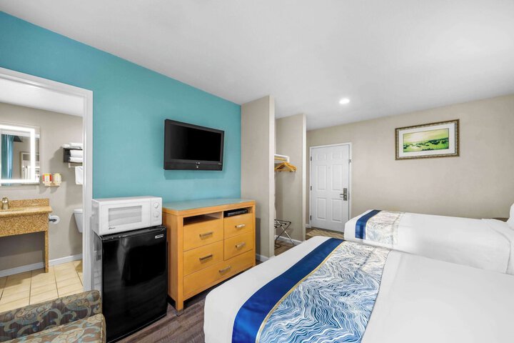 Double Accessible King Size Bed (8 of 11)