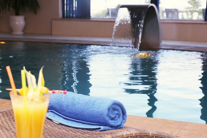 Pool Hotel