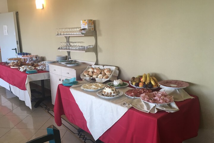 Dining 19 of 29