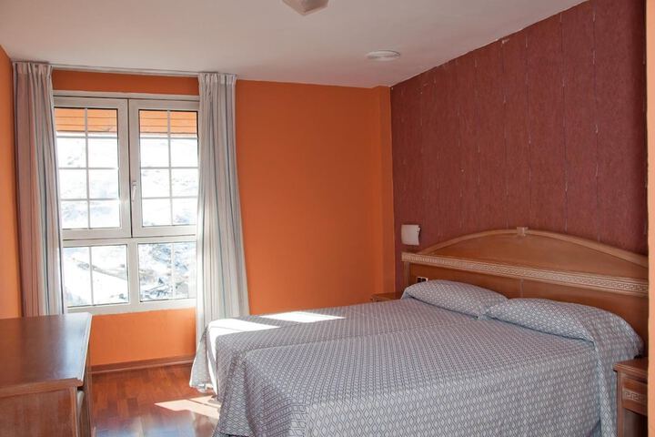 Room 32 of 63