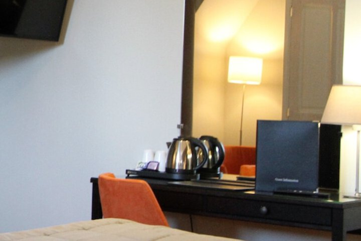Room 18 of 35