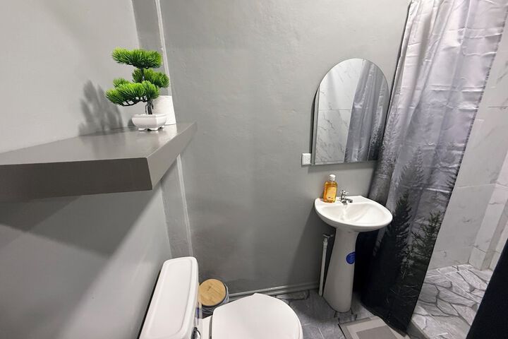 Room 13 of 16
