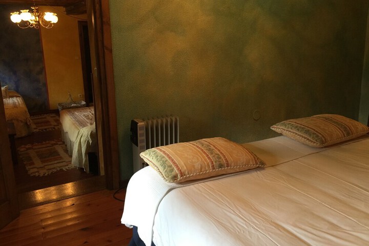 Room 4 of 65