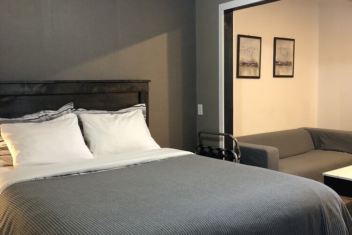 Room 37 of 73