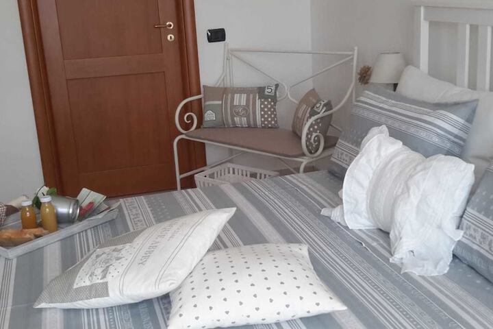 Room 13 of 18