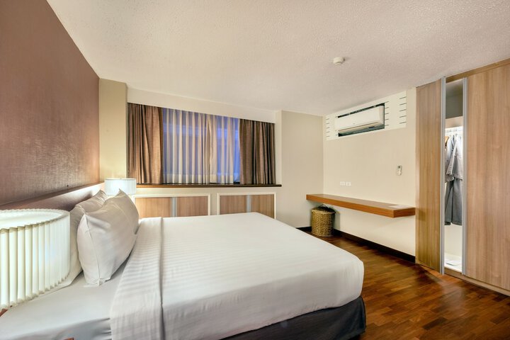 Room 15 of 119
