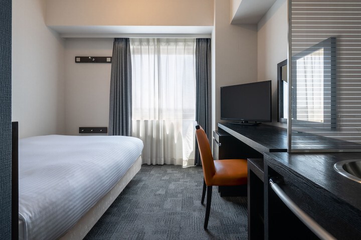 Room 10 of 30