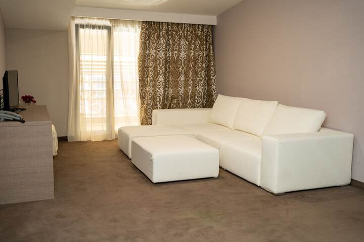 Room 11 of 25