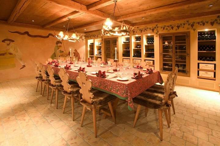 Dining 36 of 56