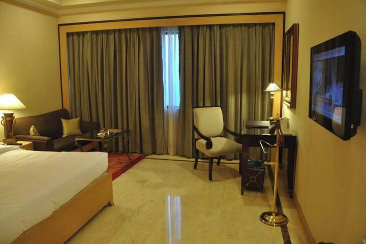 Room 54 of 75