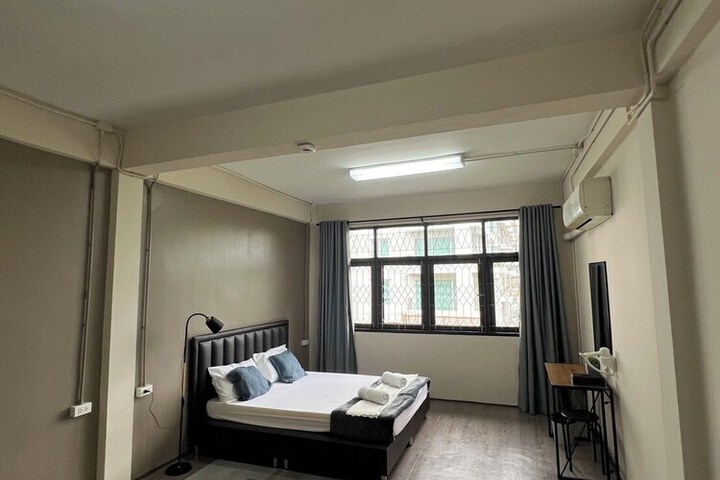Room 7 of 27