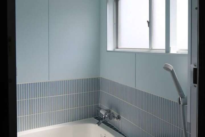 Deep soaking bathtub