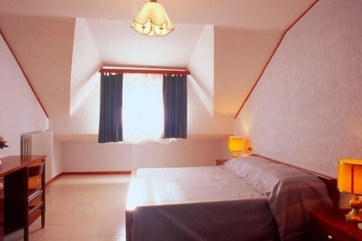 Room 8 of 29