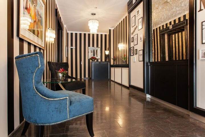 Guest Lobby