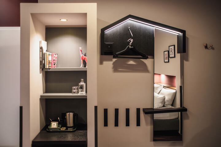 Room 51 of 134