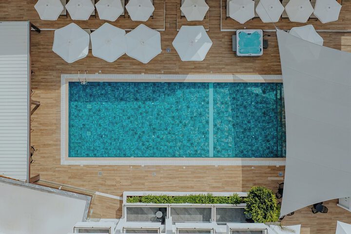 Pool 60 of 91