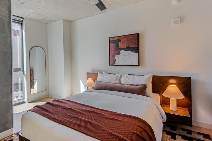 Room 6 of 42