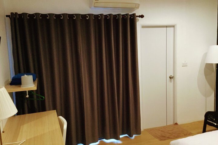 Room 14 of 27