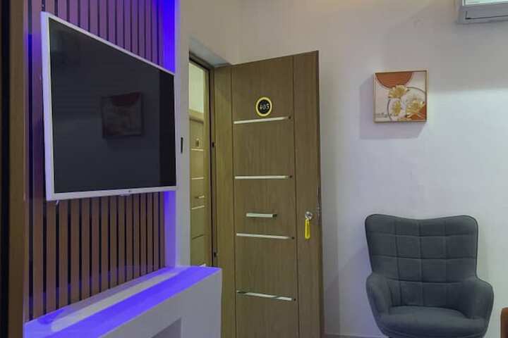 Room 14 of 24