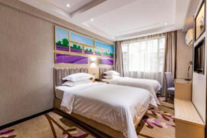 Room 5 of 6