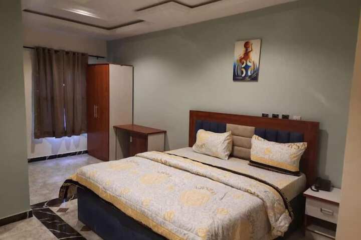 Room 5 of 27