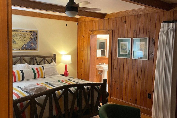 Room 2 of 17