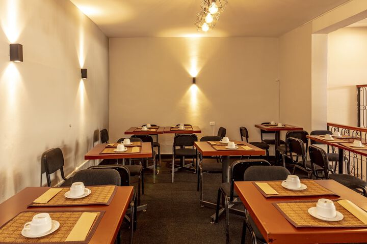 Dining 6 of 86