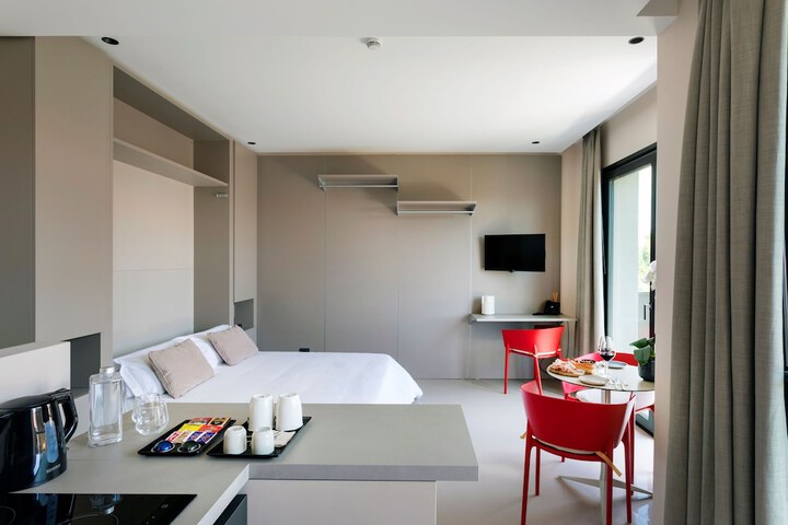 Room 9 of 68
