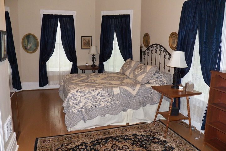 Room 18 of 32