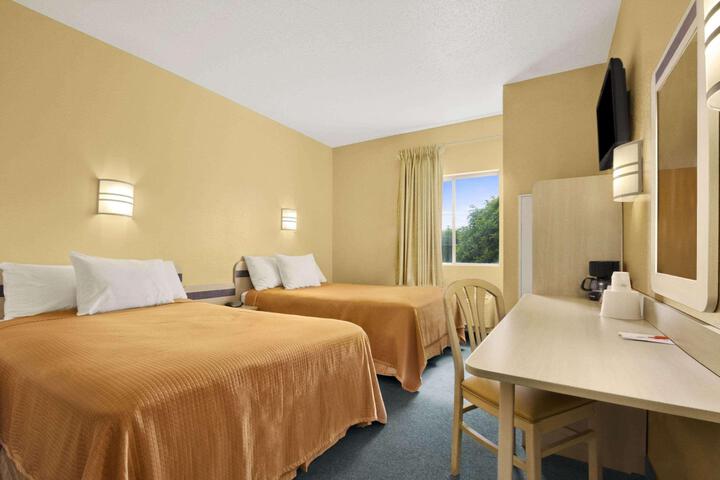 2 Double Beds (2 of 9)