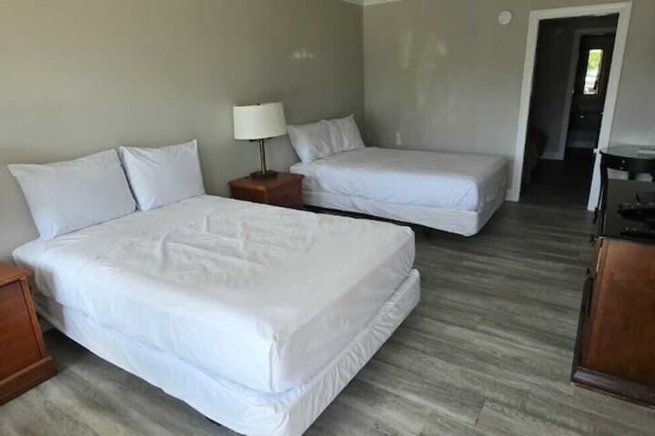 Room 33 of 66