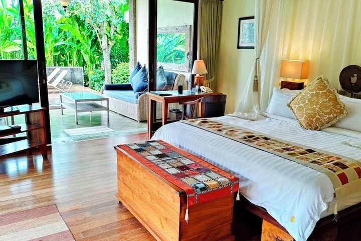 Room 4 of 96